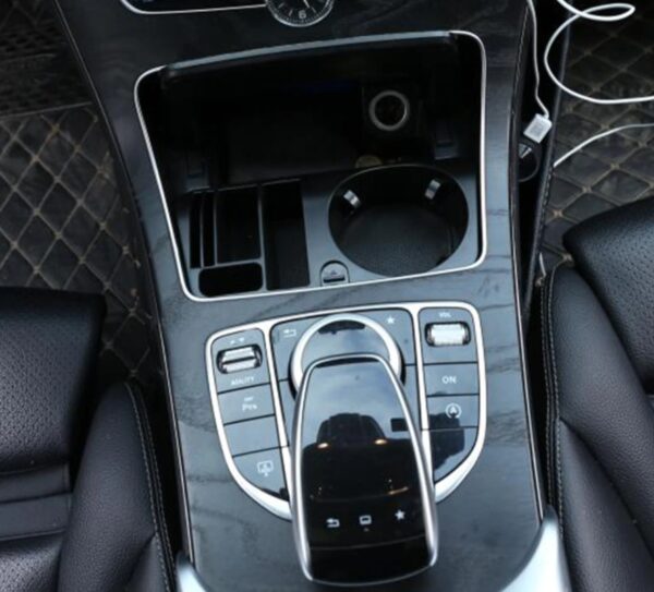 Kaufe Auto Getränkehalter Chromüberzug Streifen Rahmenverkleidung für  Mercedes Benz C W205 C200 C250 C300 C400 GLC W253 GLC200