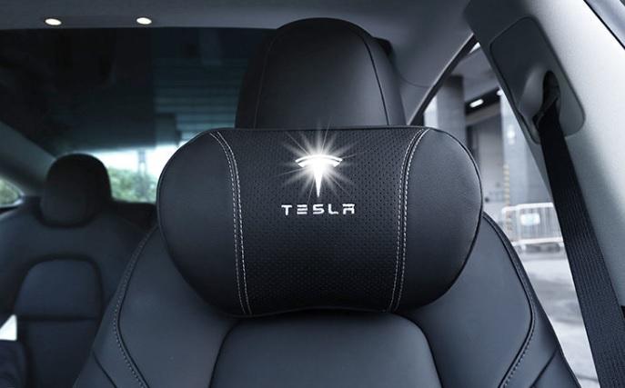 Verkauft] Nackenkissen / Kopfstützenkissen für das Model Y / 3 - Marktplatz  - TFF Forum - Tesla Fahrer & Freunde